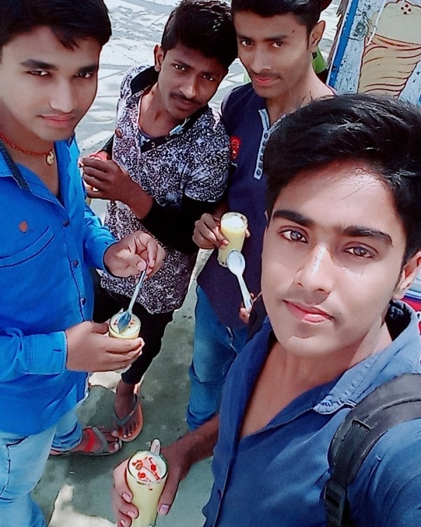 Rajput Praveen Agnivanshi With His Friends