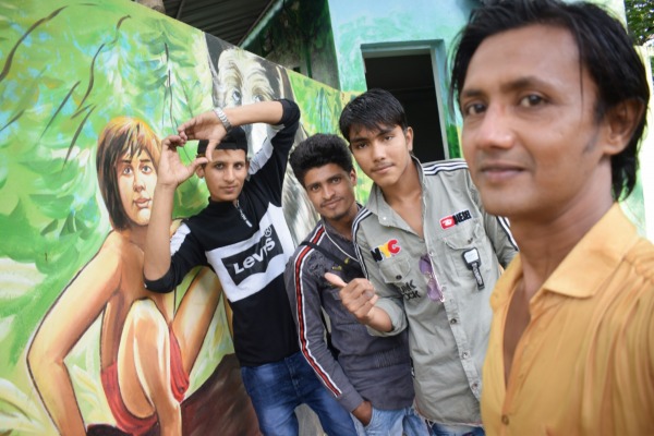 Image Of Javed Shah Khajrana With His Friends