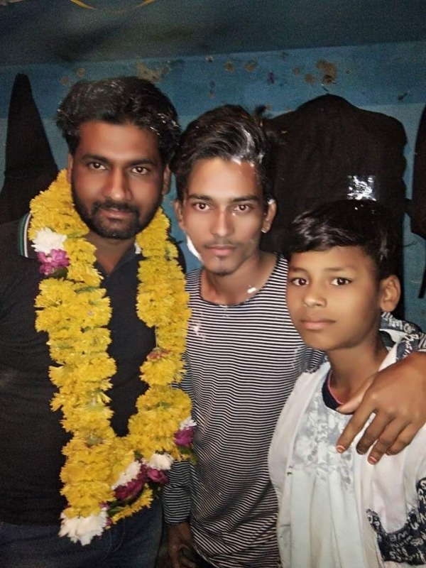 Prankstar Dheeraj With His Friends