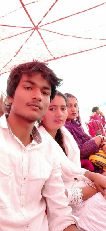 Maix Ali Khan Taking Selfie