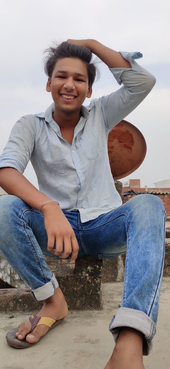 Aakash Giri Barabanki Photo - DesiComments.com