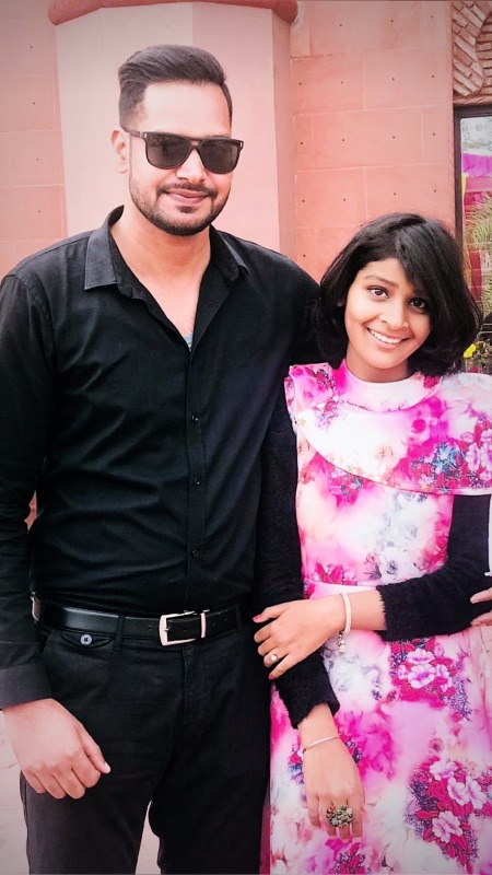 Vikki Surkhab And His Niece
