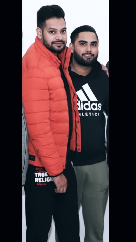 Vikki Surkhab With His Friend