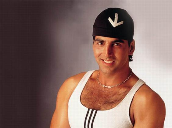 Akshay kumar Wearing Cap