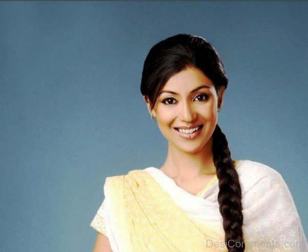 12dc-Debina Bonnerjee Looking Simple