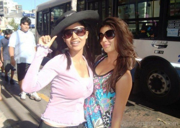 12dc-Debina Bonnerjee With Friend