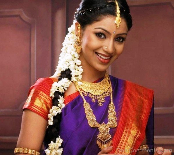 12dc-Smiling Debina Bonnerjee