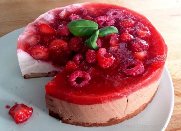 Yummy Strawberry Cake