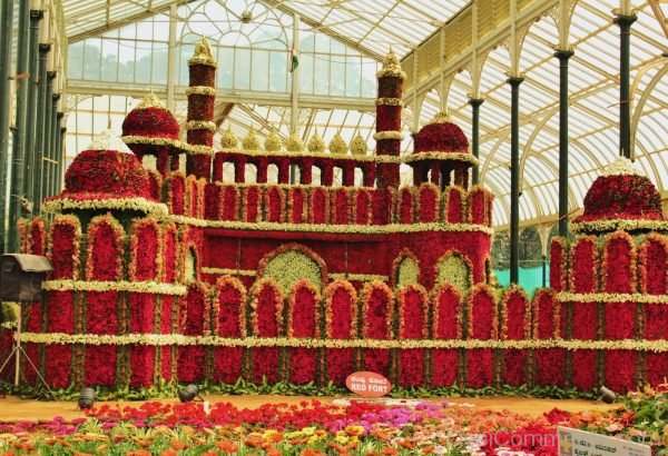 Decorative Red Fort Made Of Flower Delhi Flower Show