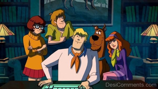 Scooby Doo With Friends Looking Computer