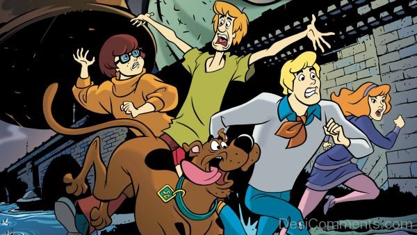 Scooby Doo With Friends Running
