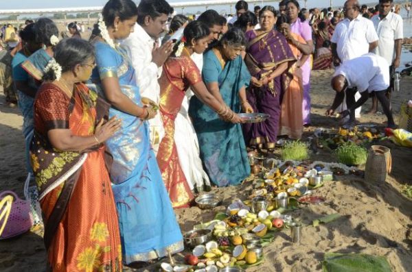 Devotees Workship on Sand