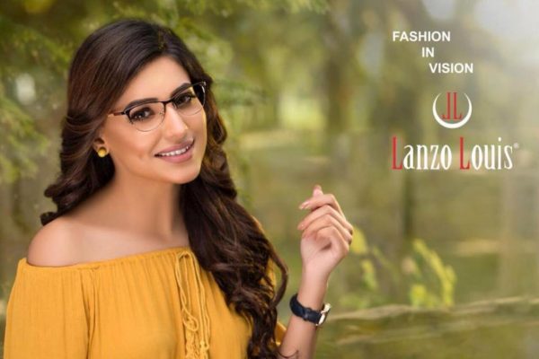 Beautiful Ginni Kapoor