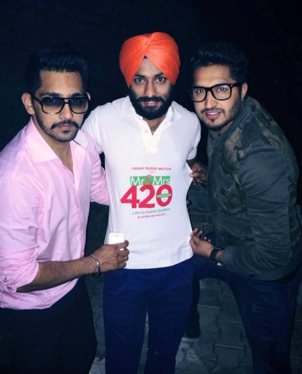 Jassi And Babbal With Fan