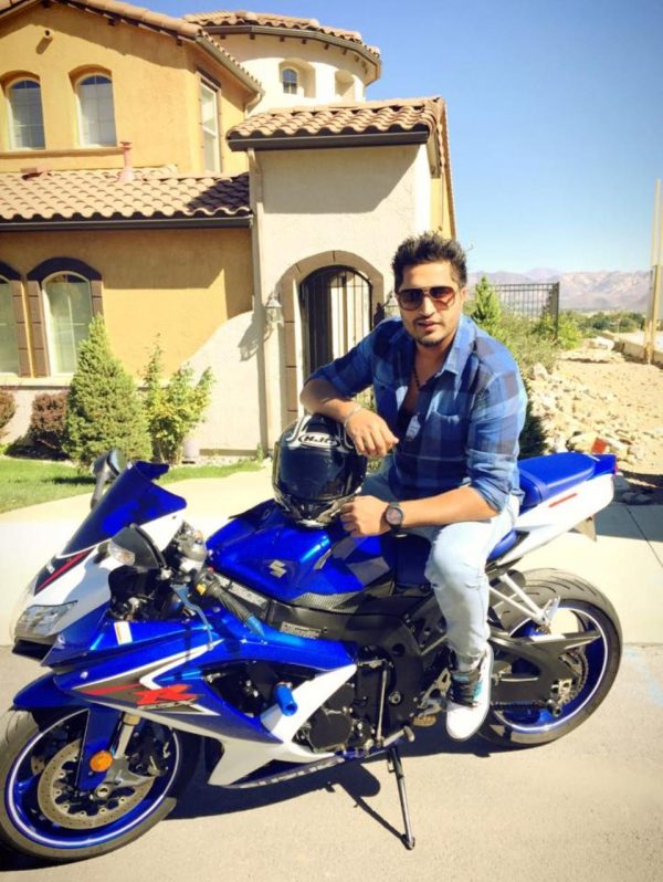 Punjabi Singer Jassi Gill Looking Good