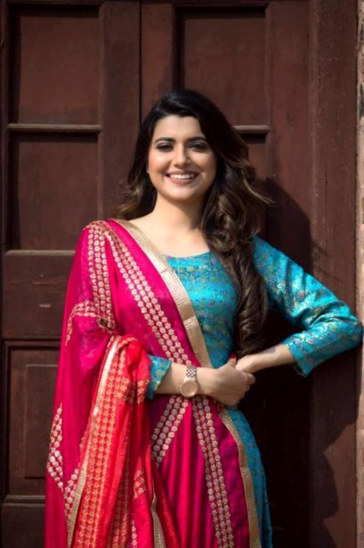 Image Of Actress Nimrat Khaira Looking Stunning