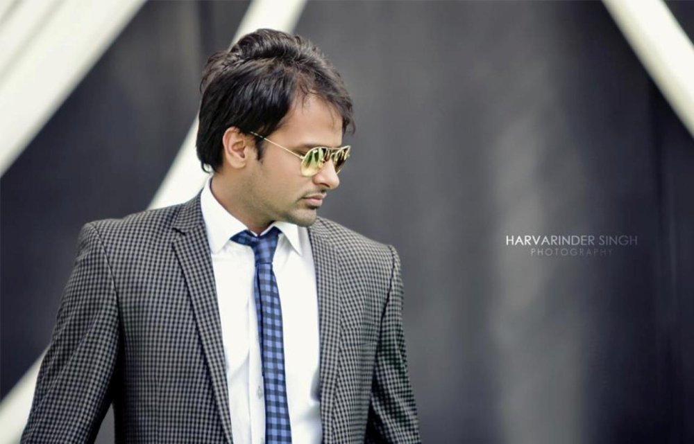 Image Of Amrinder Gill Looking Good DesiComments com