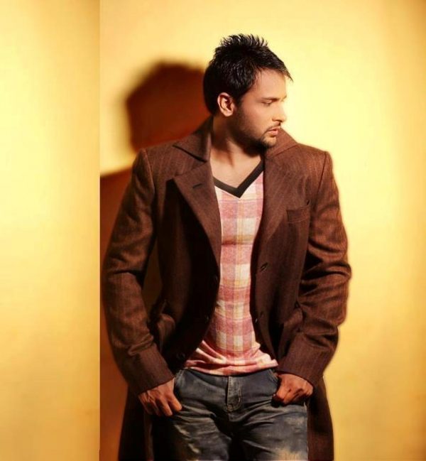 Image Of Amrinder Gill Looking Nice