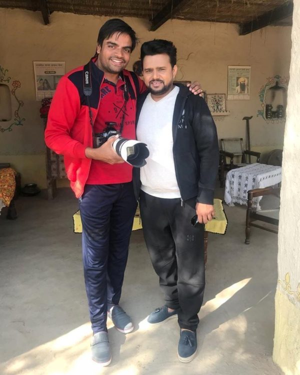 Karamjit Anmol With Photographer