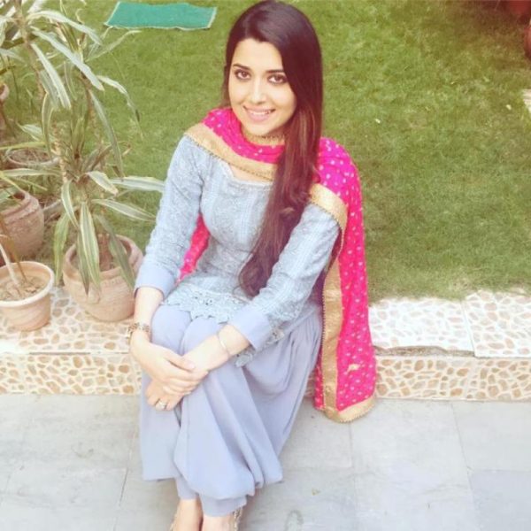 Pic Of Actress Nimrat Khaira Looking Nice