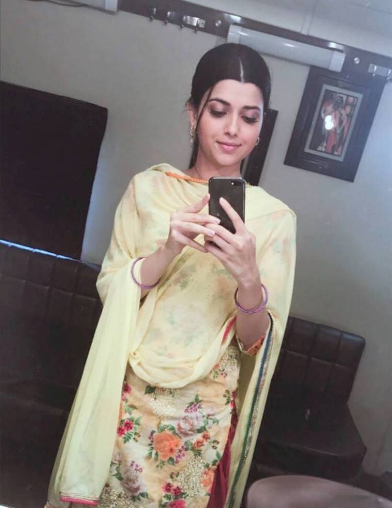 Pin by Navneet on #Nimrat Khaira | Trendy suits, Ladies suits indian,  Patiala suit designs