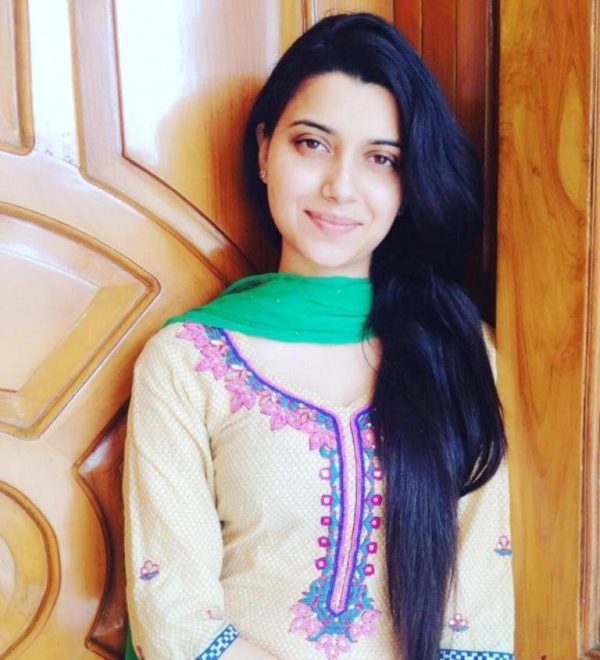 Pic Of Singer Nimrat Khaira Looking Amazing