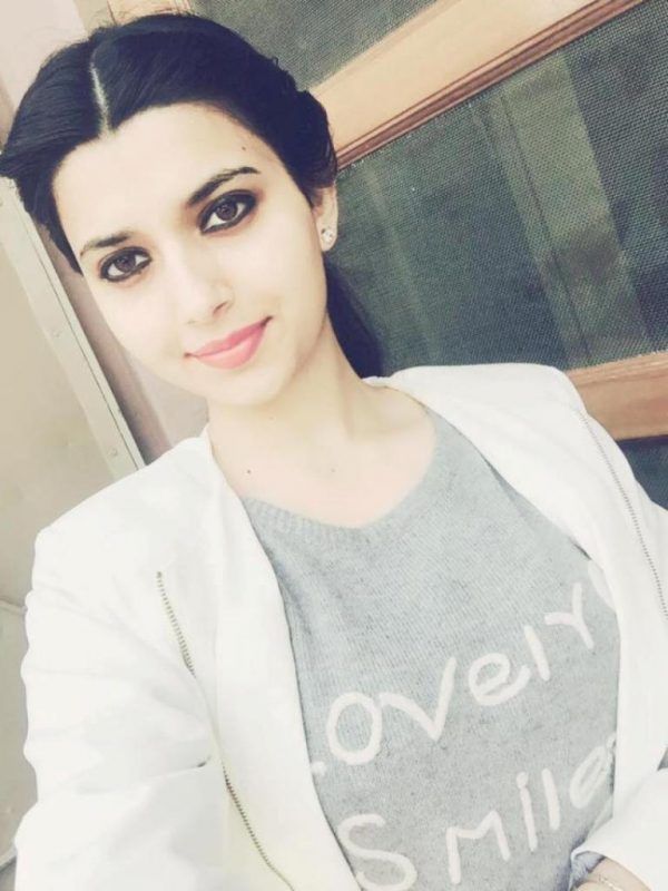 Picture Of Singer Nimrat Khaira Looking Wonderful