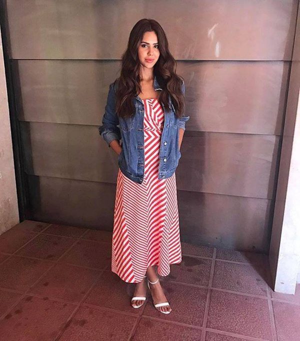 Picture Of Sonam Bajwa Looking Stunning