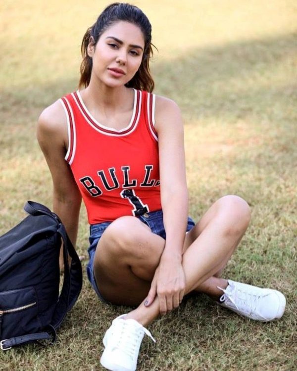 Sonam Bajwa Looking Sweet