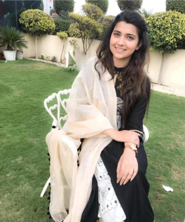 Pic Of Nimrat Khaira Looking Stunning