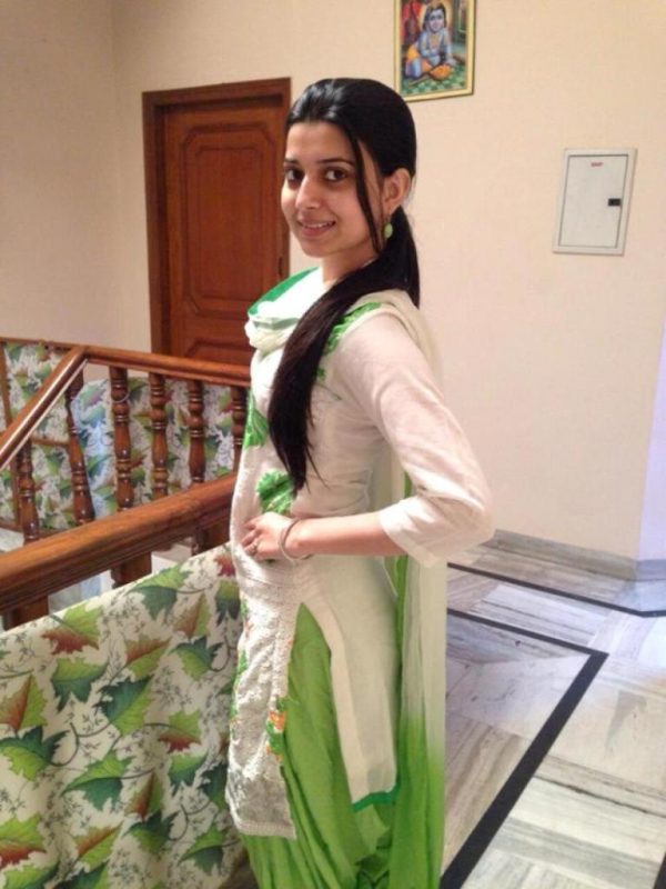 Pic Of Singer Nimrat Khaira Looking Adorable