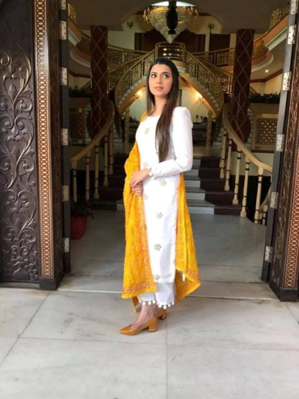 Picture Of Nimrat Khaira Looking Stunning