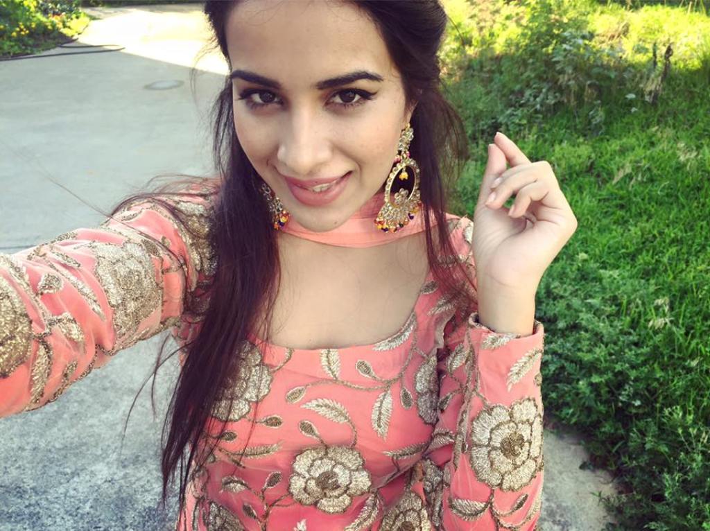 120+ Sara Gurpal Images - DesiComments.com