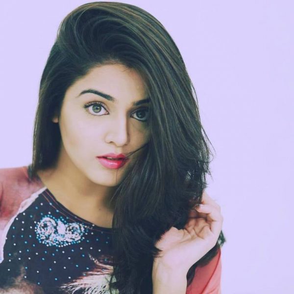 Picture Of Wamiqa Gabbi Looking Nice