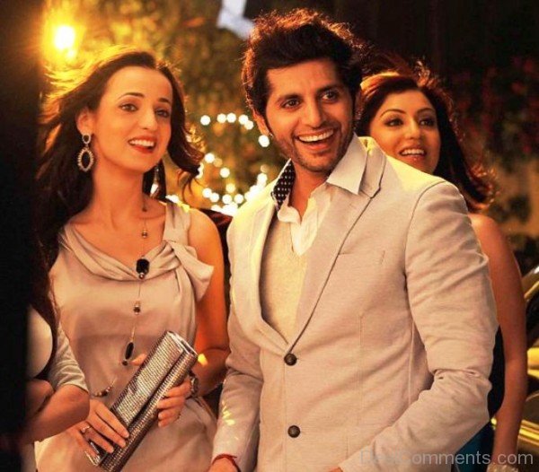 33dc-Karanvir Bohra With Sanaya Irani