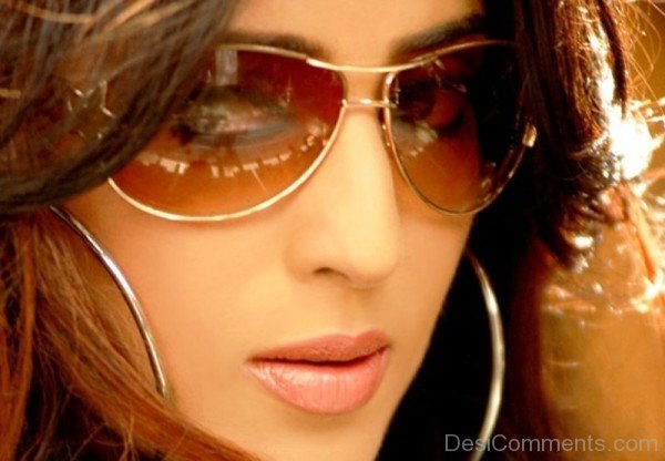 55-Mahie Gill Wearing Sunglasses