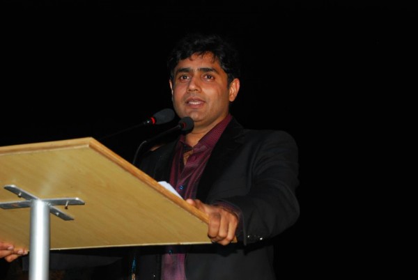 Abrar ul Haq Giving A Speech