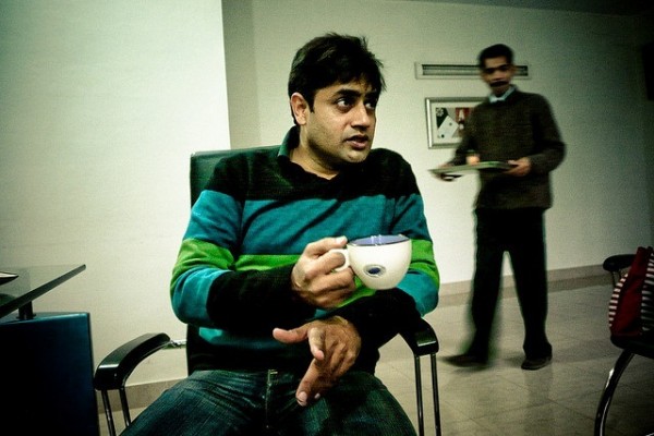 Abrar ul Haq With Cup Of Tea