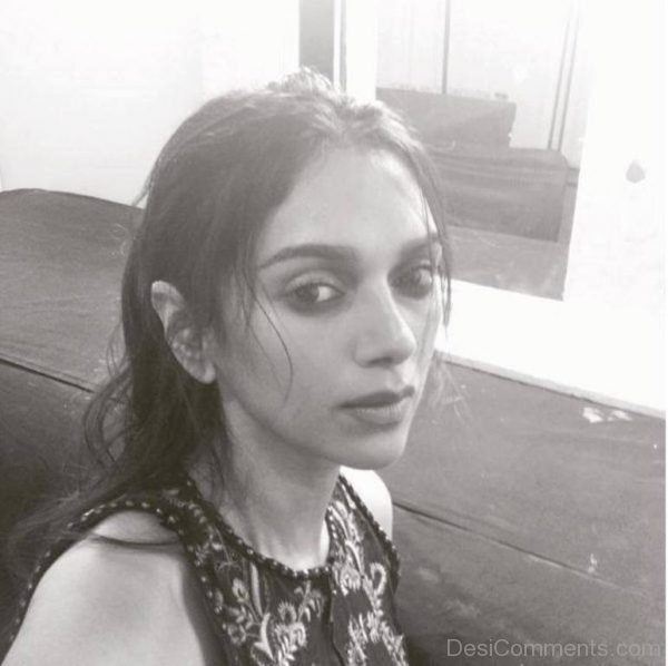 Aditi Rao Hydari Black And White Pic-DC032