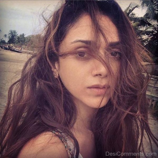 Aditi Rao Hydari Face Close Up-DC044