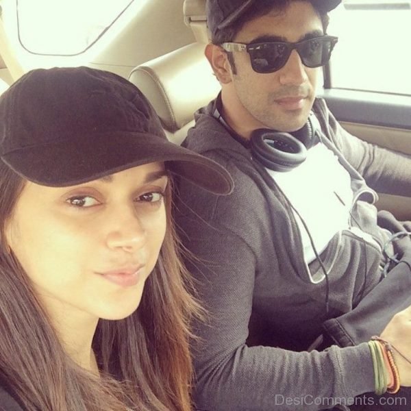 Aditi Rao Hydari In Black Cap-DC049