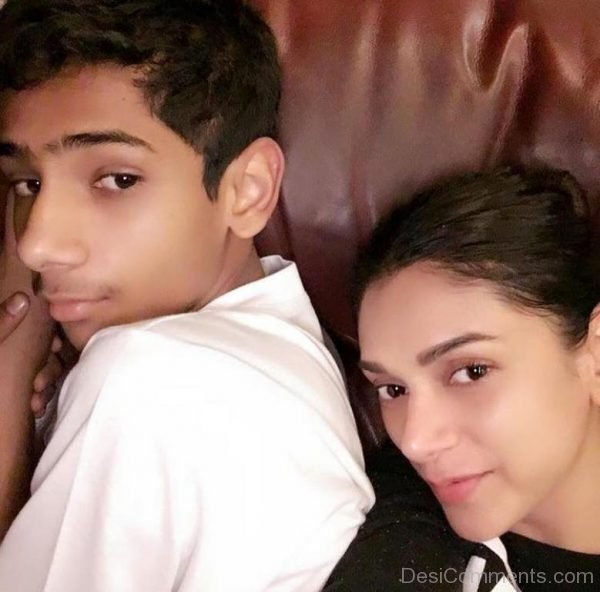 Aditi Rao Hydari With Boy-DC143