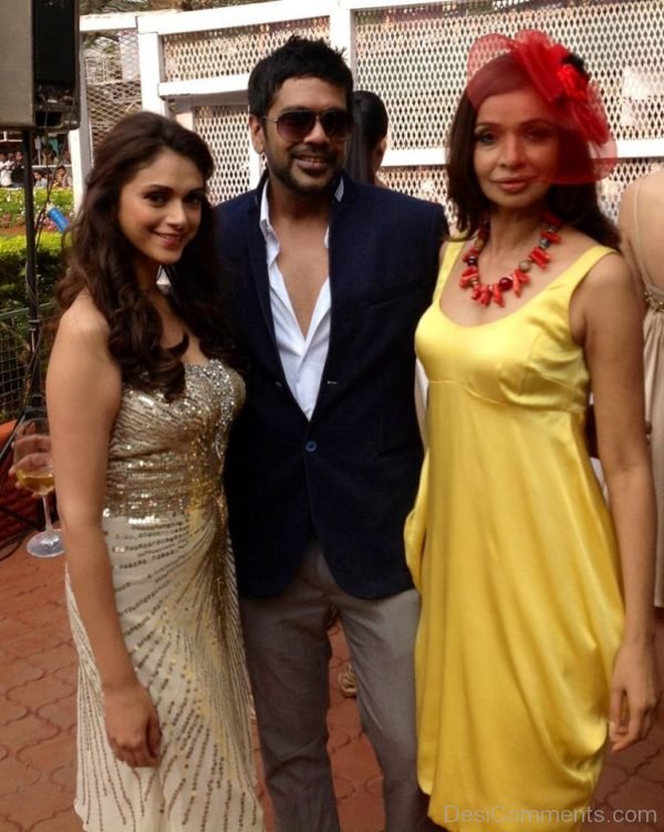 Aditi Rao Hydari With Other-DC154