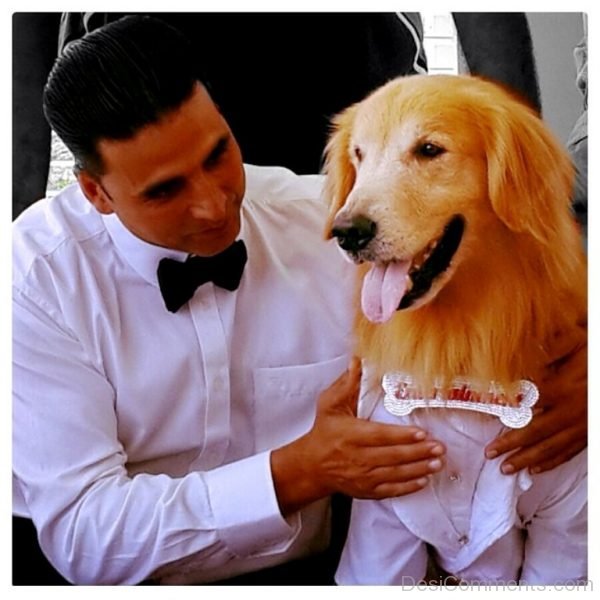 Akshay Kumar With Dog Image