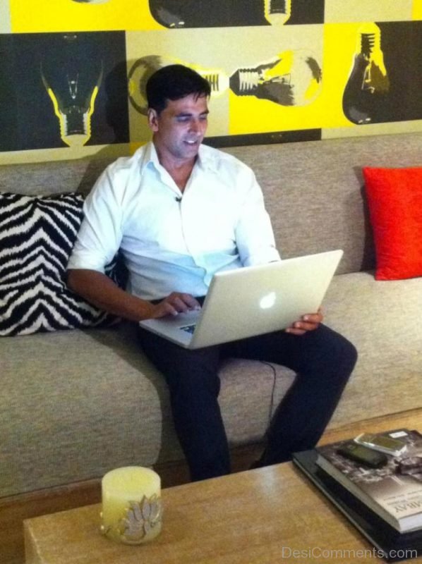 Akshay Kumar With Laptop