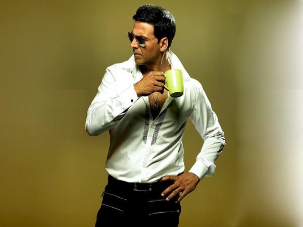 Akshay Kumar giving a tea pose