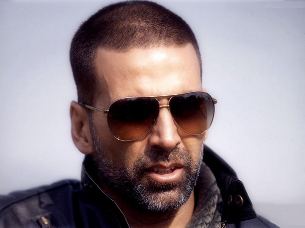 Akshay kumar Wearing Sunglasses