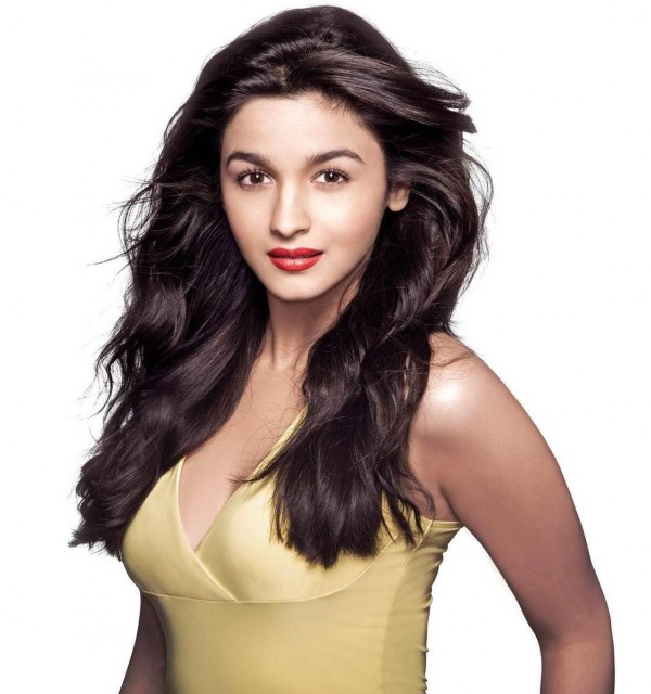 Alia Bhatt Gorgeous Look