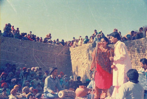 Amar Singh Chamkila And Amarjot During Stage Show