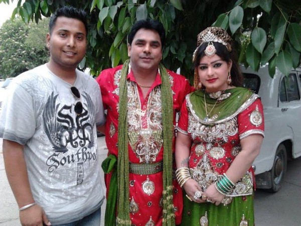 Amar Arshi With His Wife